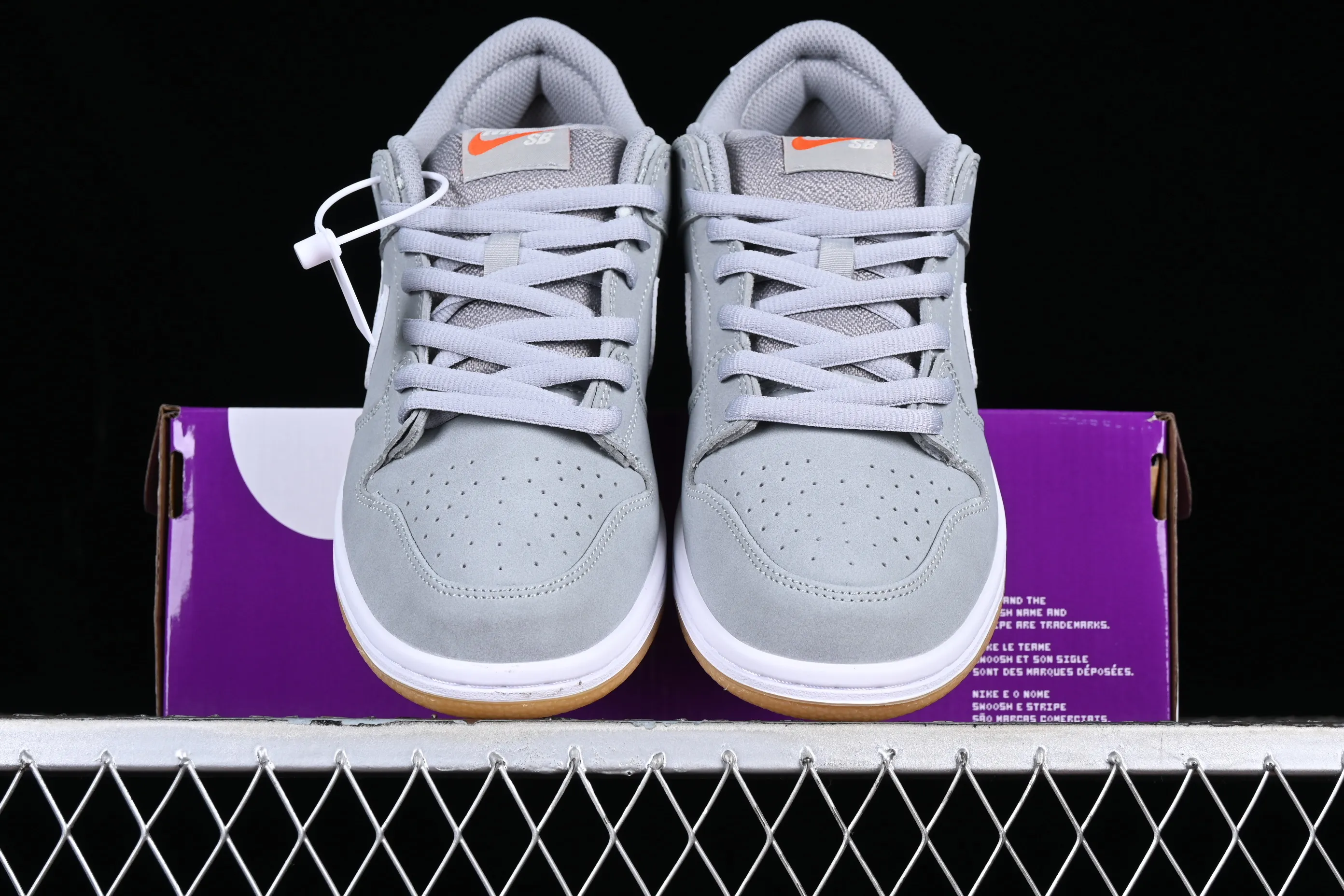 All Categories Nk SB Dunk Series Nk SB Dunk Low Low-top sneakers Cost-effective version Nk SB Dunk Low "Grey Gum" gray raw rubber SB low-top casual sneakers DV5464-001